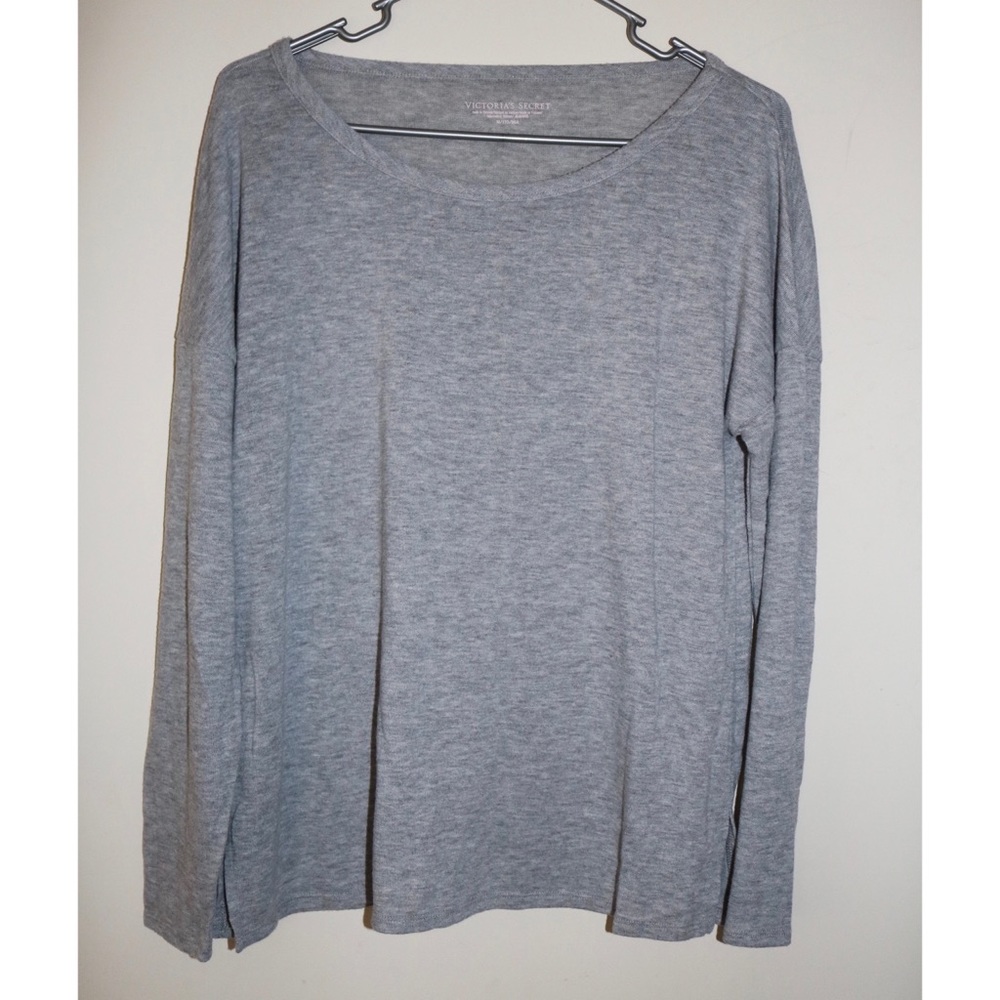 🕊4//$20 • Victoria’s Secret Cozy Long Sleeve Shirt